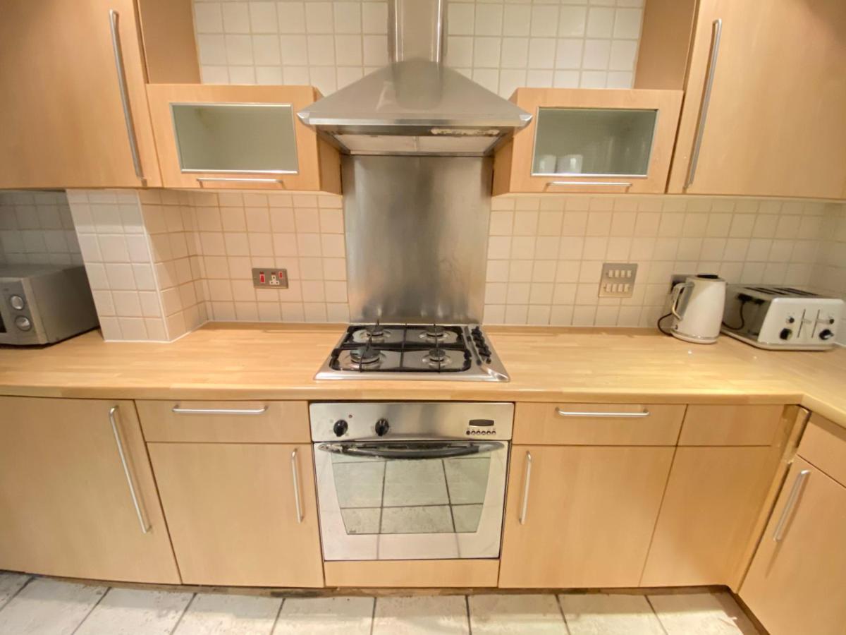 Large 5-Bed City Centre Townhouse With Secure Parking مانشستر المظهر الخارجي الصورة