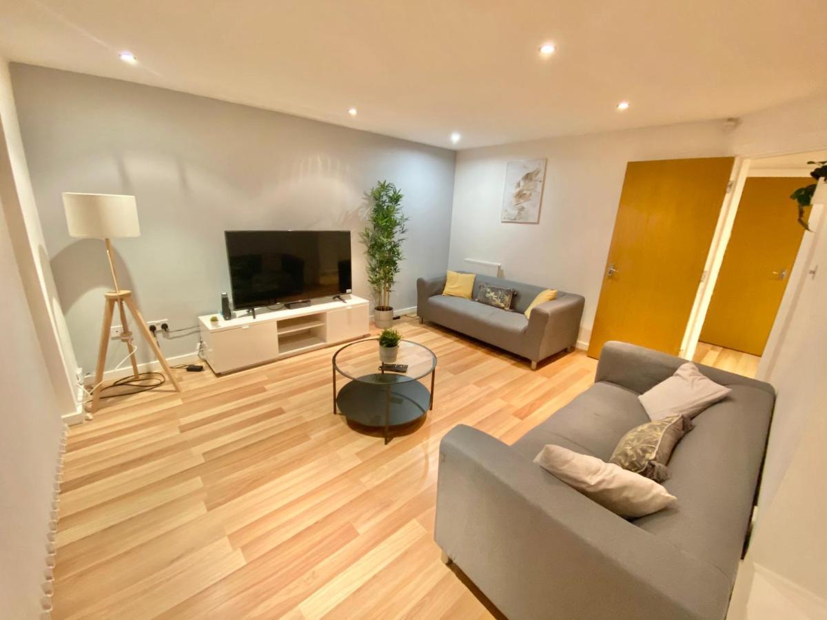 Large 5-Bed City Centre Townhouse With Secure Parking مانشستر المظهر الخارجي الصورة