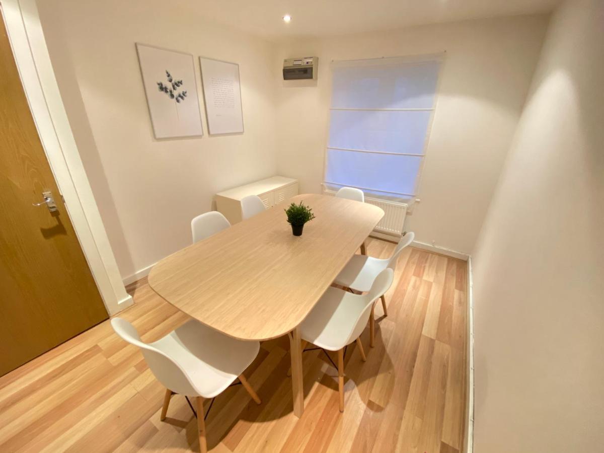 Large 5-Bed City Centre Townhouse With Secure Parking مانشستر المظهر الخارجي الصورة