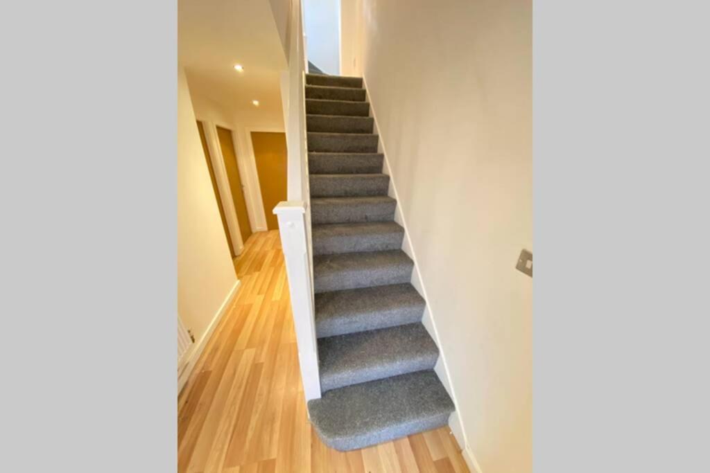 Large 5-Bed City Centre Townhouse With Secure Parking مانشستر المظهر الخارجي الصورة